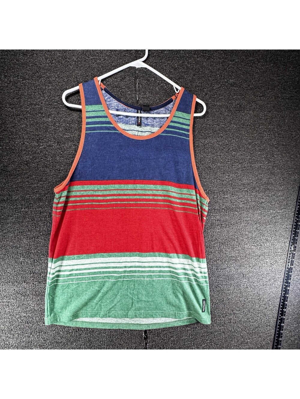 Distortion Striped Sleeveless Tank Top (Multicolor / Blue Red Green, Size Large)